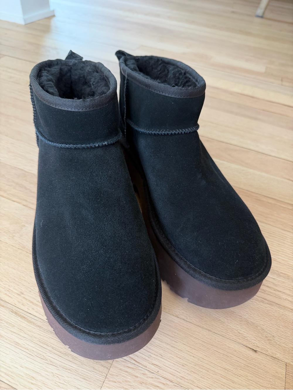 UGG Classic Ultra Mini New Heights boots - Picture 6 of 6